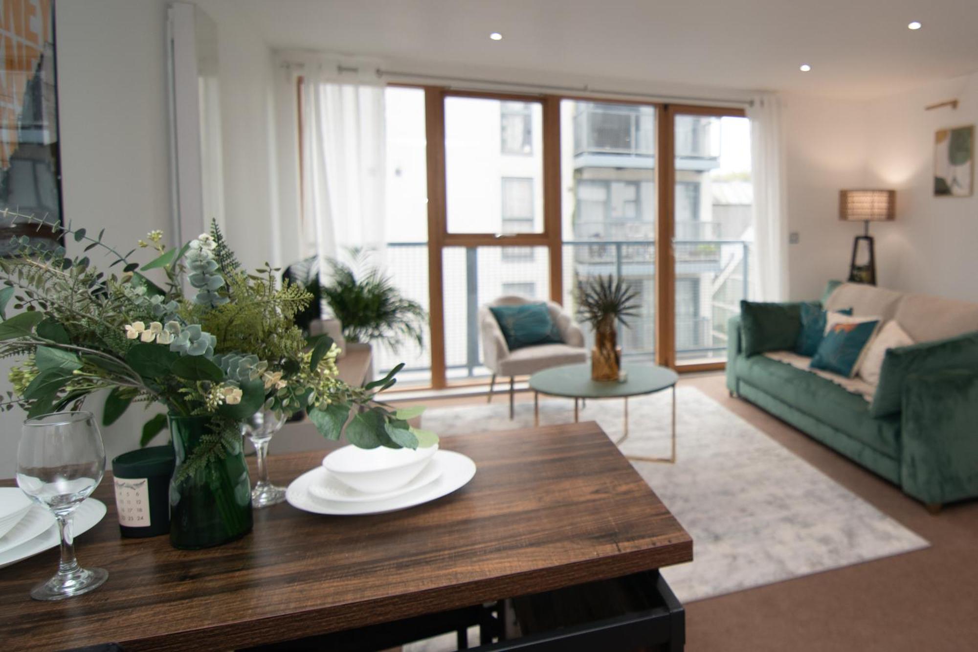 Cosy 2 Bed Hackney Sleeps 8 * Londen