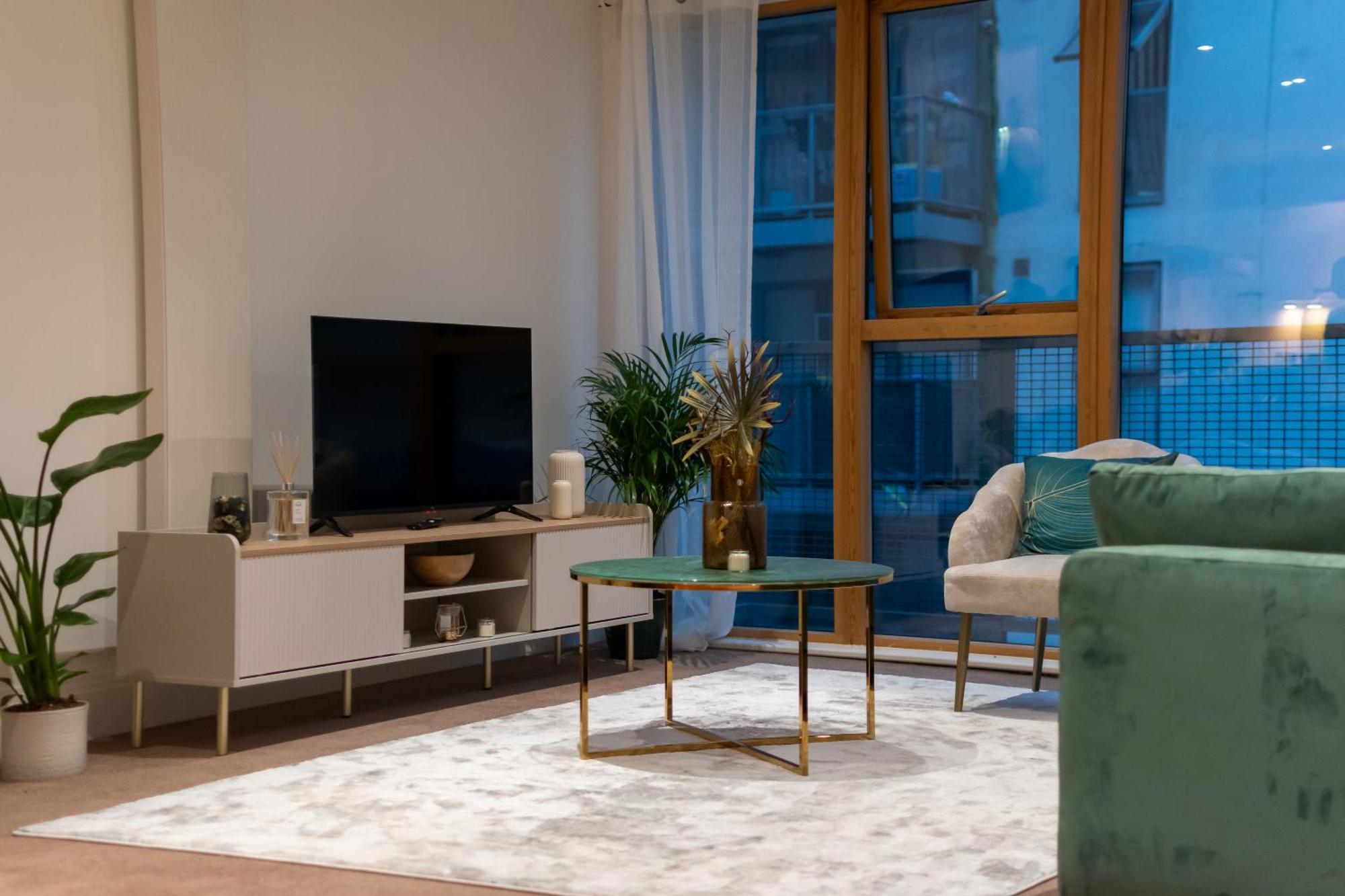 Cosy 2 Bed Hackney Sleeps 8 Londen